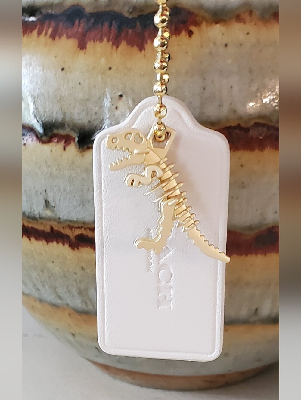 🦖Coach White Replacement Hangtag With UB Rexy Charm💕